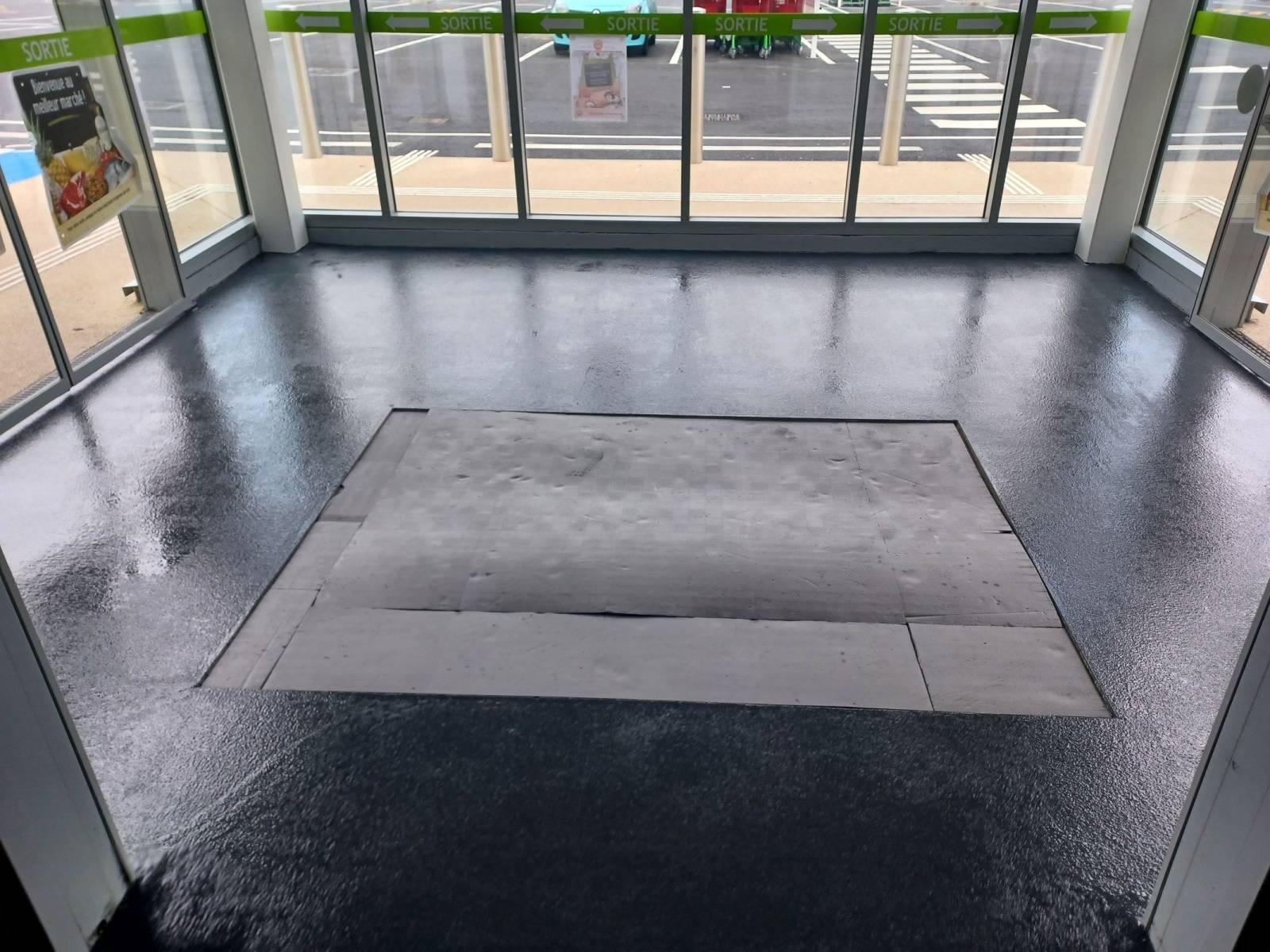 Réfection d'un SAS d'entrée en résine polyaspartique Teinte RAL 7024