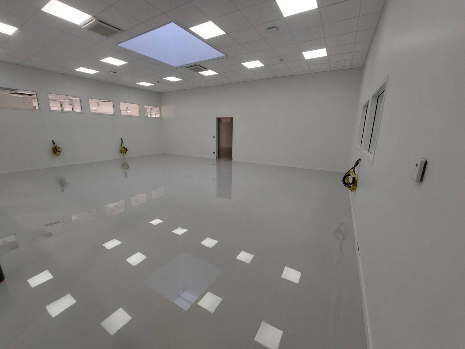 Pose de revêtement de sol technique en résine pour forte affluence Grenoble 38 Isère