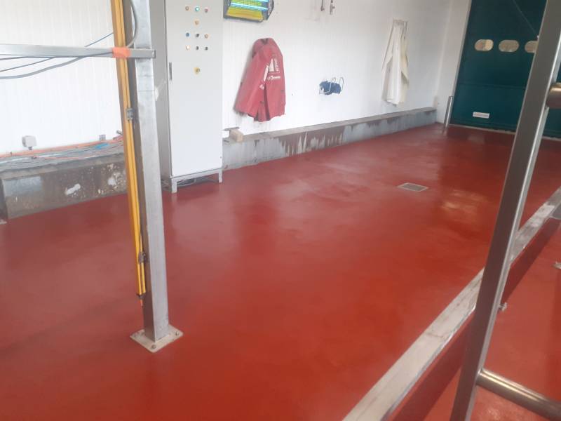 Revêtement de sol en résine polyuréthane ciment dans un atelier de transformation de Fruits et Légumes à Chateaurenard